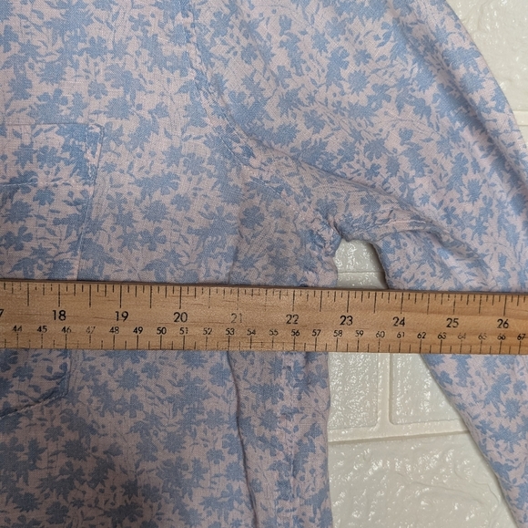 259-GAP Light Blue and White Floral Linen Blouse - Picture 3 of 5